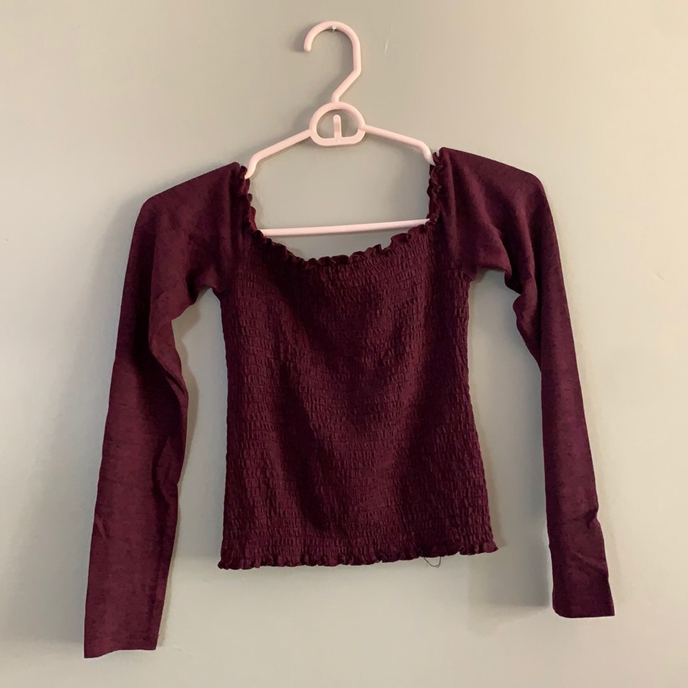 Hollister Cropped Off the shoulder top